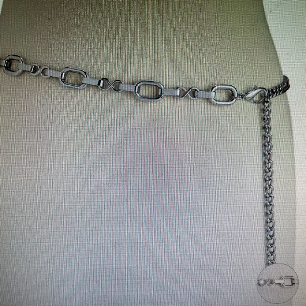 INTERNATIONAL CONCEPTS MISSES SILVER TONE CHAIN BELT SIZE M/L NWT!